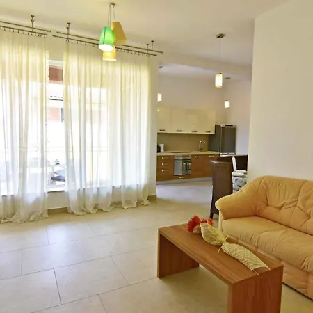 Family-friendly With Swimming Pool Tar - Porec - 22756 Lejlighed *