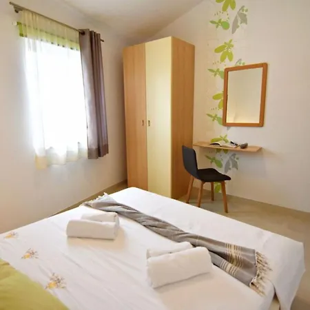 Lejlighed Family-friendly With Swimming Pool Tar - Porec - 22756 *