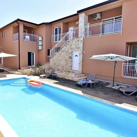 Family-friendly With Swimming Pool Tar - Porec - 22756 * Tar-Vabriga
