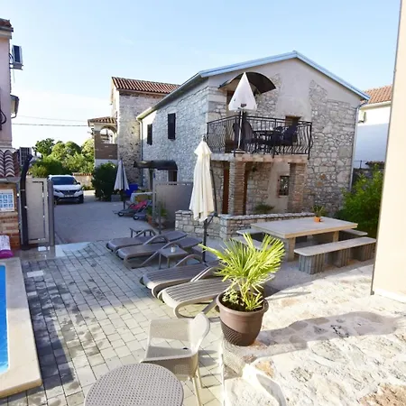 Family-friendly With Swimming Pool Tar - Porec - 22756 Lejlighed *